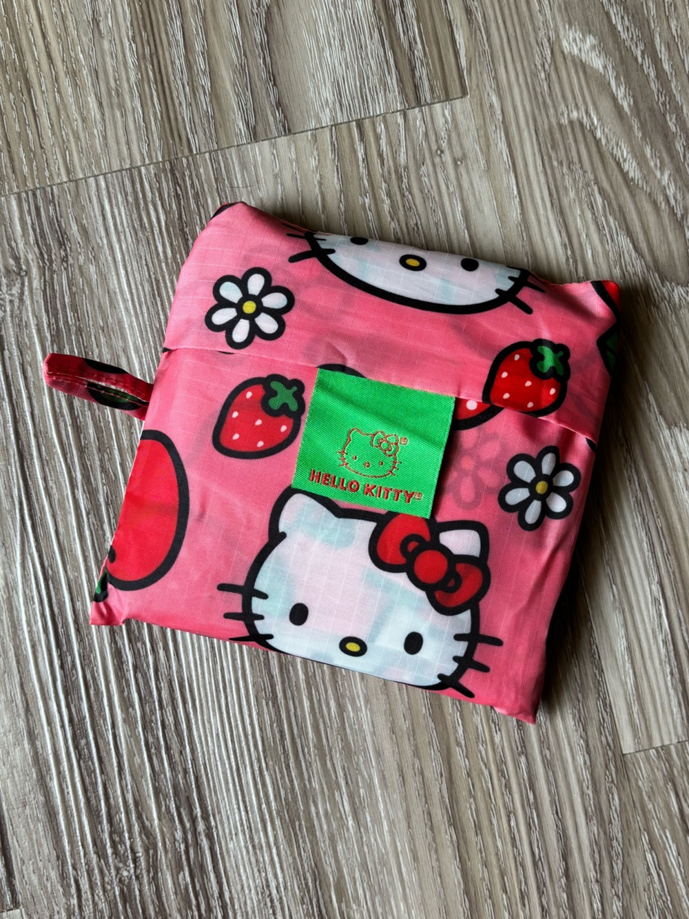 Baggu Standard Reusable Bag in Hello Kitty Apple